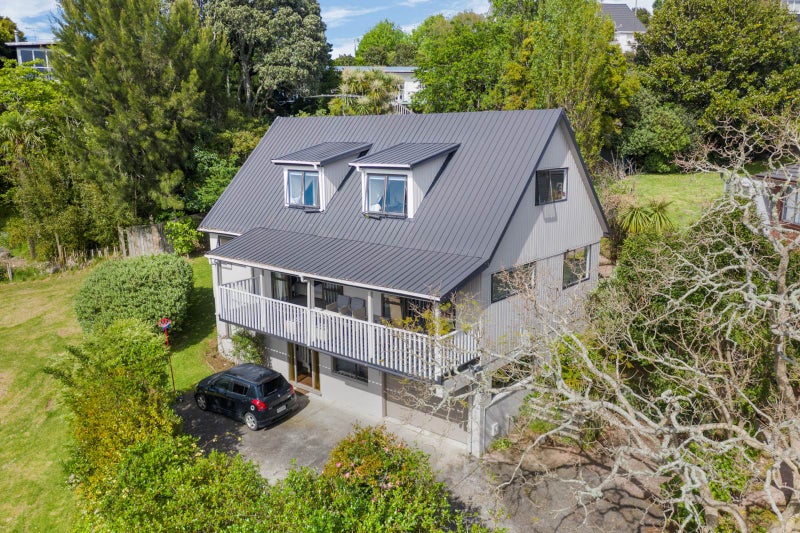 36 Stephen Lysnar Place, Hillsborough, Auckland - Carousel 1