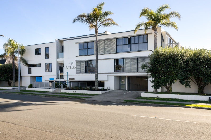 49 Maunganui Road, Mount Maunganui, Mount Maunganui - Carousel 2