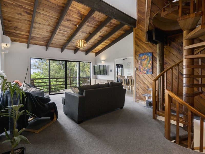 12 Fairfax Terrace, Frankleigh Park, New Plymouth - Carousel 1