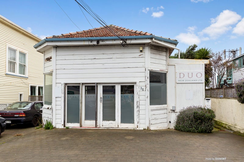 35B Onepu Road, Kilbirnie, Wellington - Carousel 1