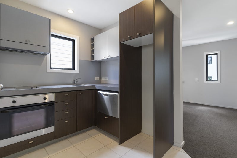 41B/21 Hunters Park Drive, Three Kings, Auckland - Carousel 2