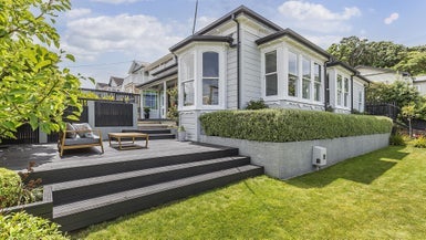 121 Clyde Street, Island Bay, Wellington - Carousel 1