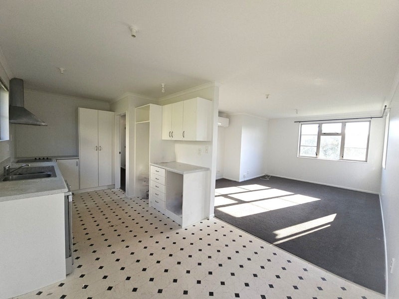 34 Hereford Street, Cannons Creek, Porirua - Carousel 1