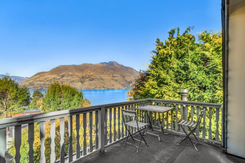 6B Williams Street, Sunshine Bay, Queenstown - Carousel 1
