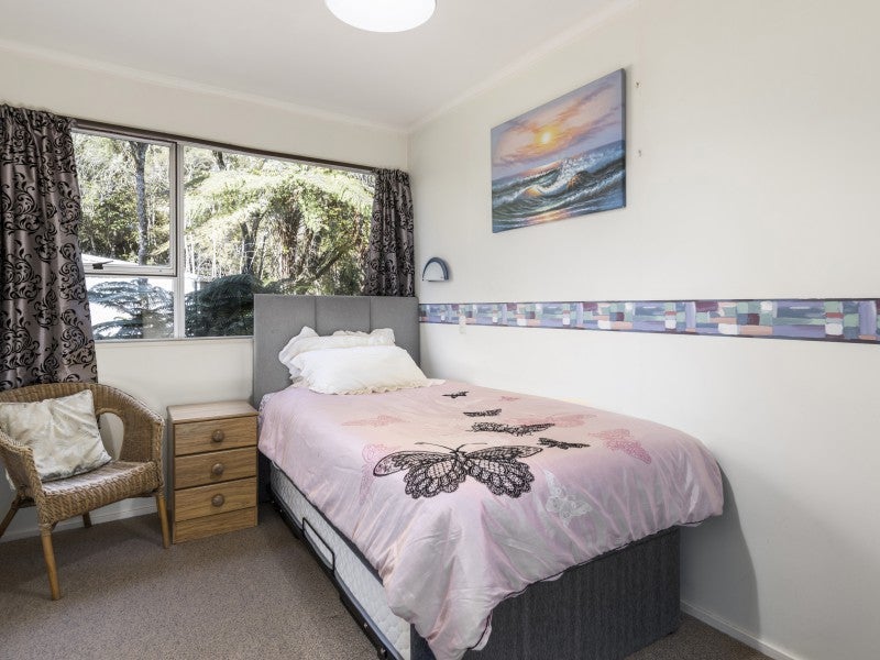 4 Kaiuru Avenue, Pukawa Bay, Tūrangi - Carousel 2