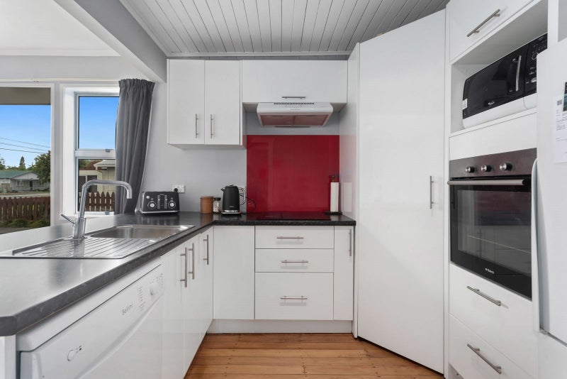 24 Tawa Street, Edgecumbe, Edgecumbe - Carousel 2