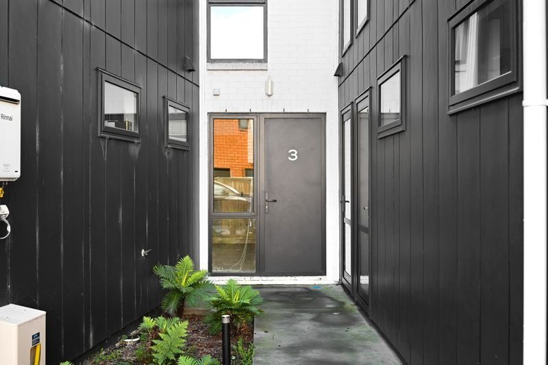 1/3 Dowding Street, Melville, Hamilton - Carousel 2