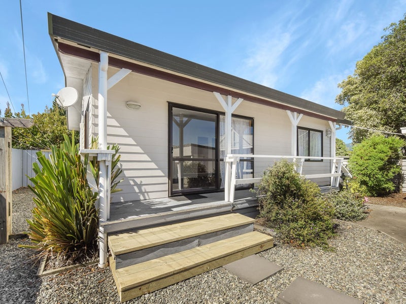 2/8 Browning Crescent, Stoke, Nelson - Carousel 2