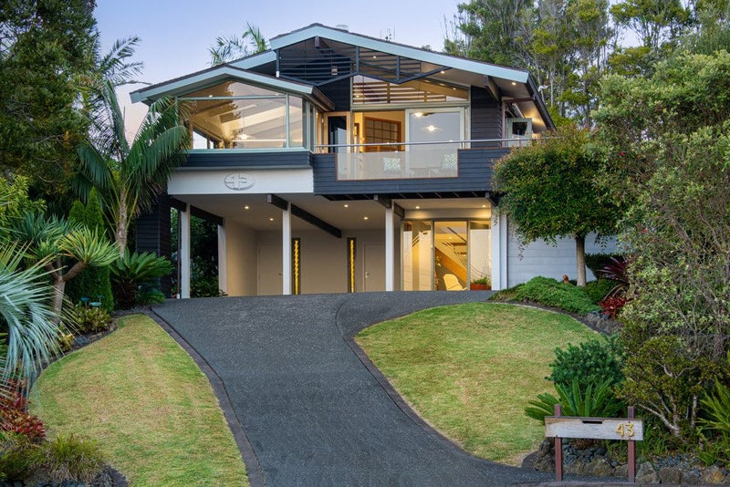 43 Aotearoa Terrace, Murrays Bay, Auckland - Carousel 1