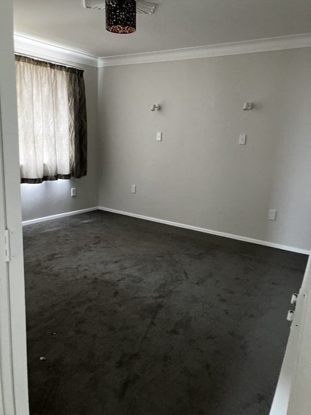 1111 Willowpark Road North, Mayfair, Hastings - Carousel 12