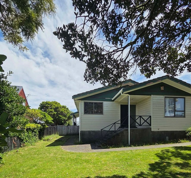 64 Cypress Drive, Maungaraki, Lower Hutt - Carousel 2