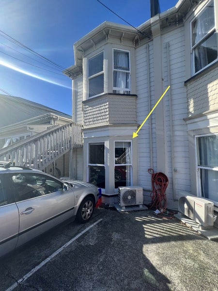 61B Pirie Street, Mount Victoria, Wellington - Carousel 1