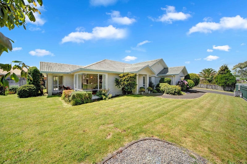 11 Perotti Place, Conifer Grove, Takanini - Carousel 2