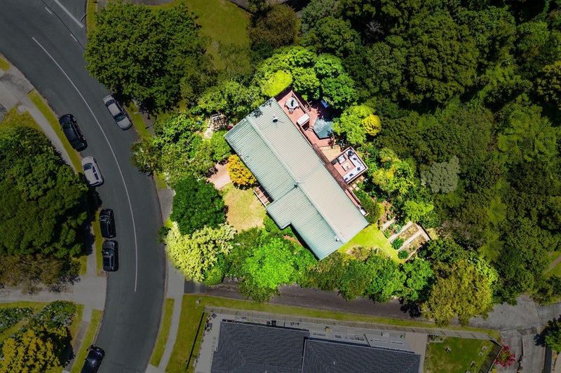 7 Helvetia Drive, Browns Bay, Auckland - Carousel 2