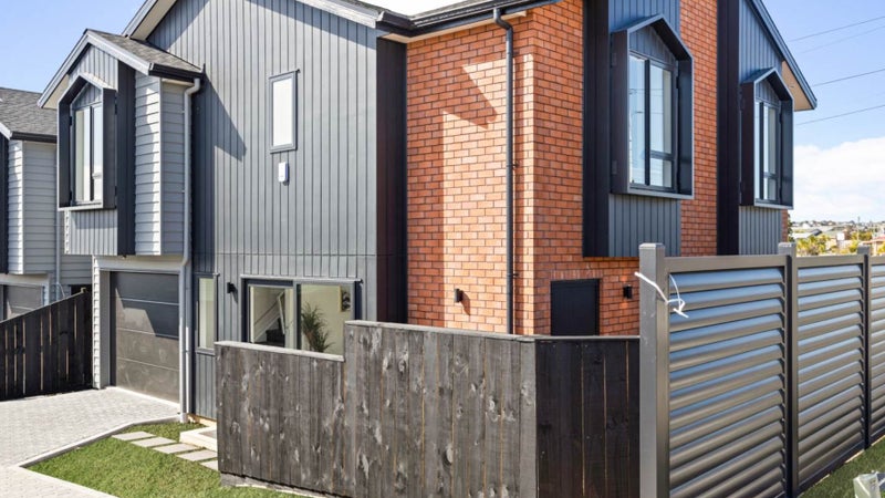 34 Kimber Hall Avenue, Mount Roskill, Auckland - Carousel 1