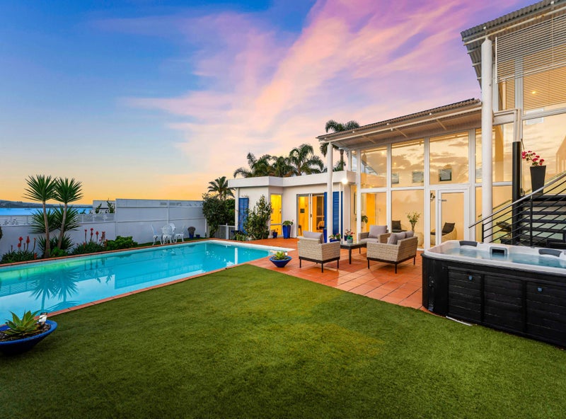 100 Bramley Drive, Farm Cove, Auckland - Carousel 2