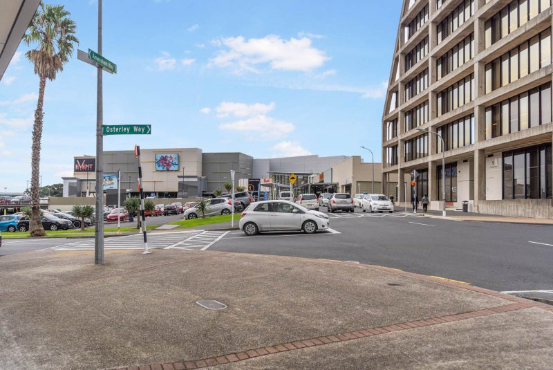 201/17 Amersham Way, Manukau Central - Carousel 21
