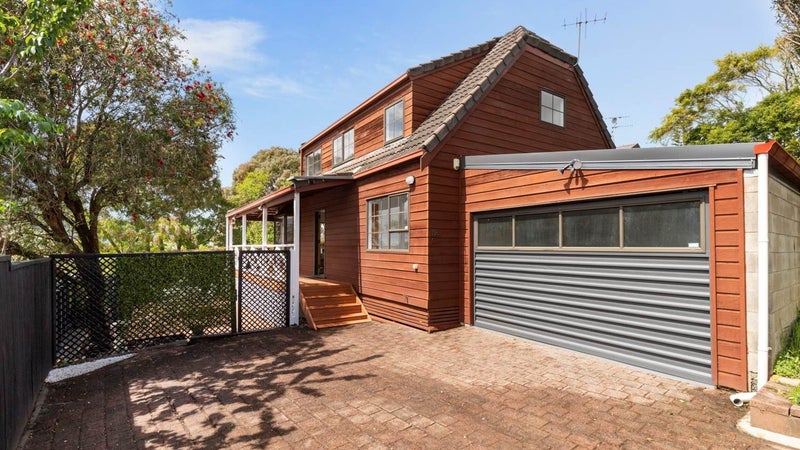 19A Ngatiawa Street, One Tree Hill, Auckland - Carousel 1