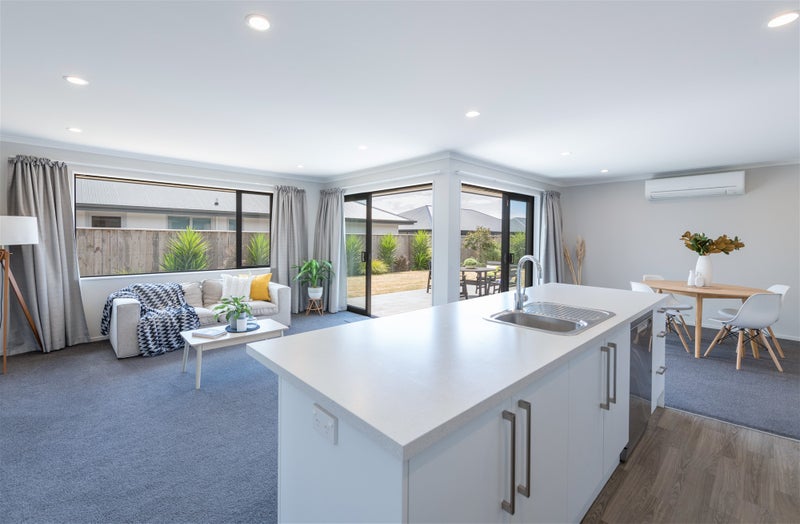 10 Cupola Crescent, Richmond - Carousel 2