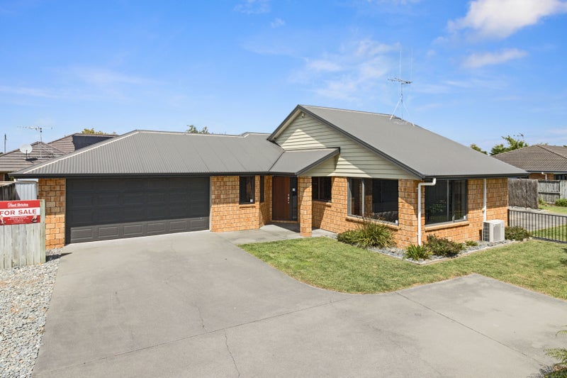 8 Wakefield Place, Rototuna North, Hamilton - Carousel 2