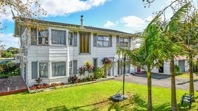 62 Sikkim Crescent, Clover Park, Auckland - Carousel 1