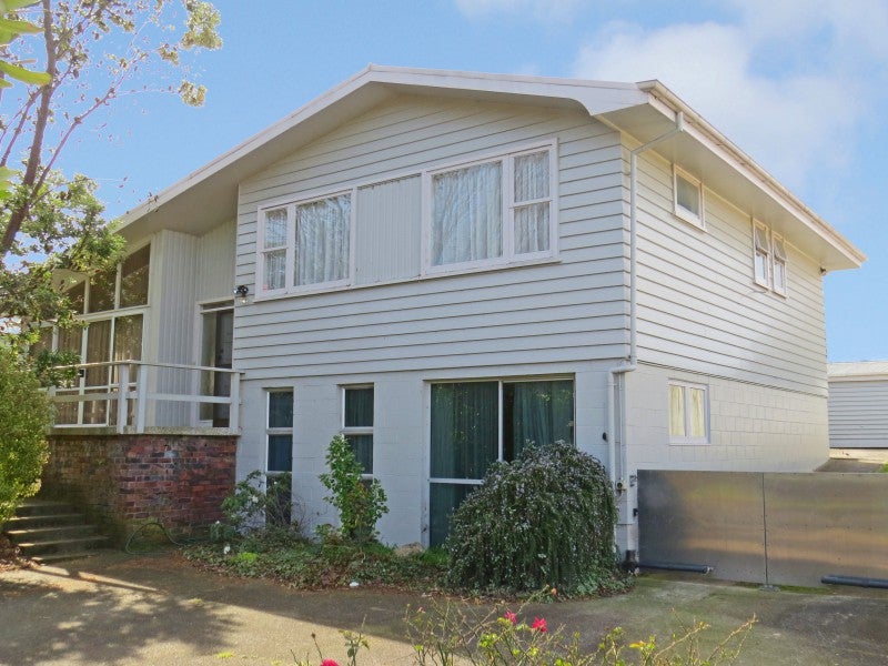 12 Juliana Place, Awapuni, Palmerston North - Carousel 1