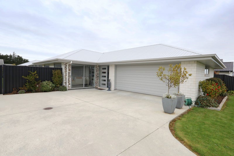 16 Northside Drive, Waikiwi, Invercargill - Carousel 1