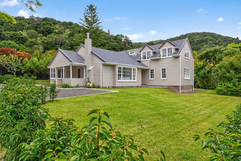 50 Cheviot Road, Lowry Bay, Lower Hutt - Carousel 2
