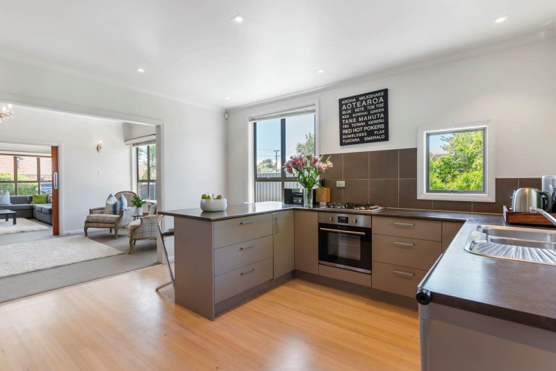 484 Sandringham Road, Sandringham, Auckland - Carousel 2