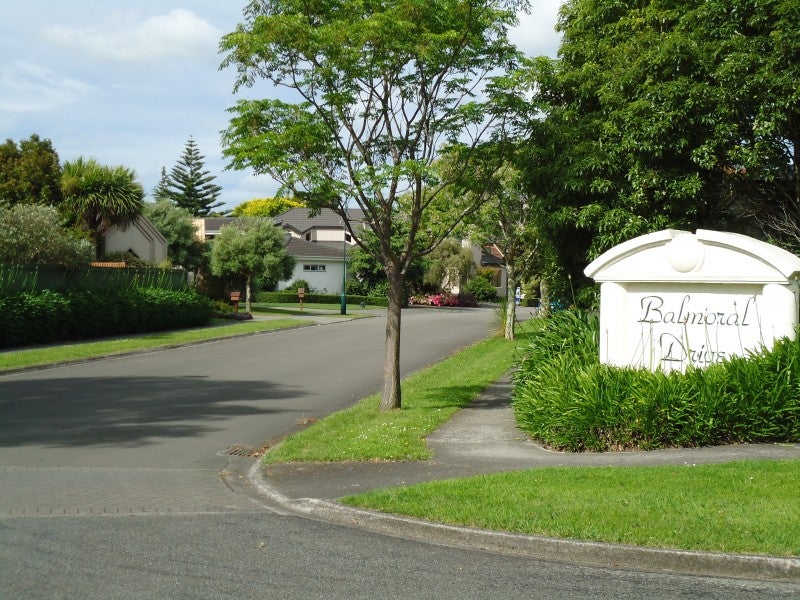 25 Balmoral Drive, Terrace End, Palmerston North - Carousel 1