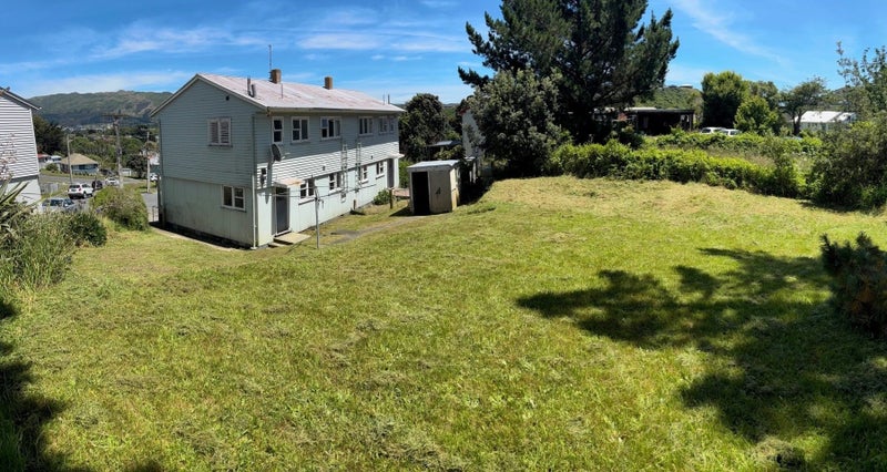 7B Devon Place, Cannons Creek, Porirua - Carousel 1