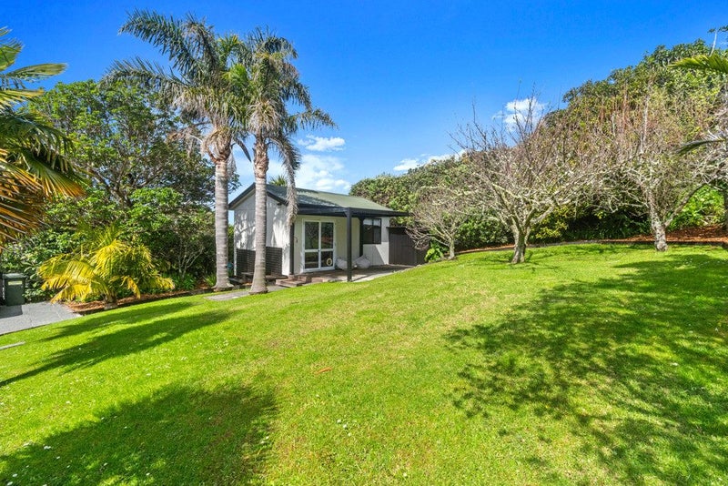 5 Karu Street, Oneroa, Waiheke Island - Carousel 2