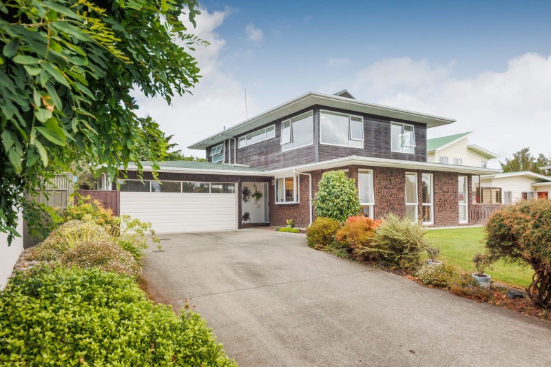 4 Anaru Place, Awapuni, Palmerston North - Carousel 1