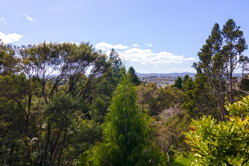 213 Godley Road, Titirangi, Auckland - Carousel 7