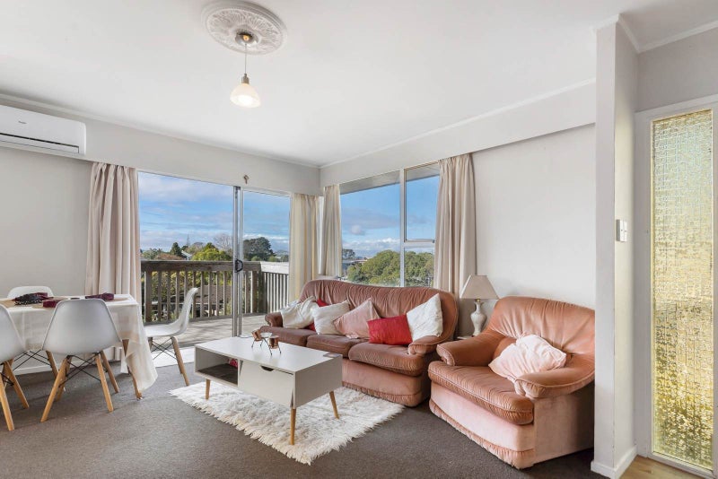 2/74 Chivalry Road, Glenfield, Auckland - Carousel 2