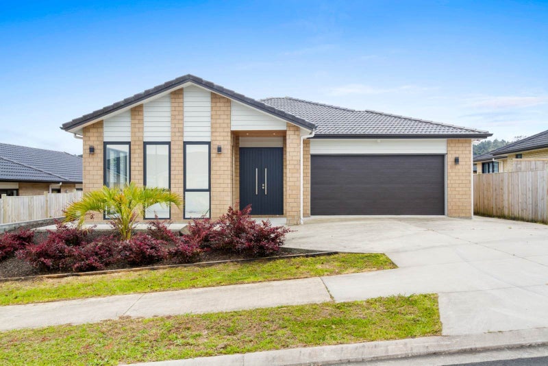 12 Pohue Avenue, Huapai, Kumeu - Carousel 1