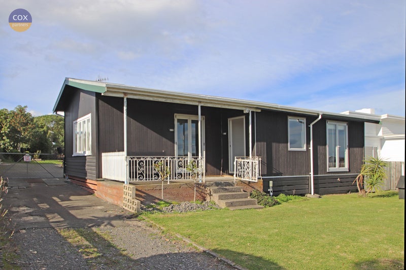 12 Pukeko Place, Westshore, Napier - Carousel 1