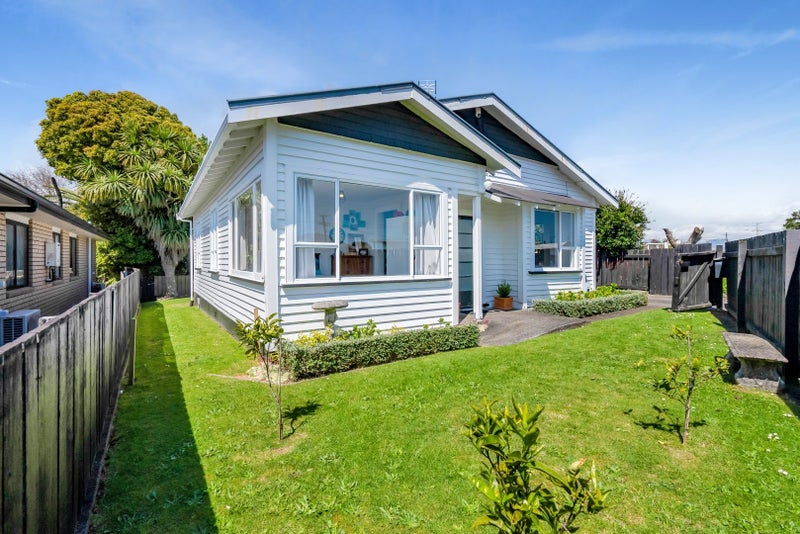 3 Tukapa Street, Westown, New Plymouth - Carousel 1