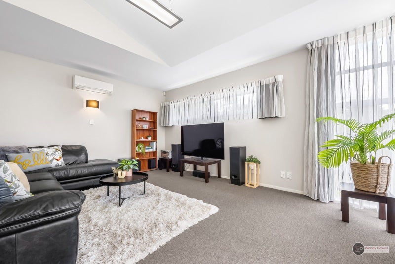 79 Glen Road, Stokes Valley, Lower Hutt - Carousel 2