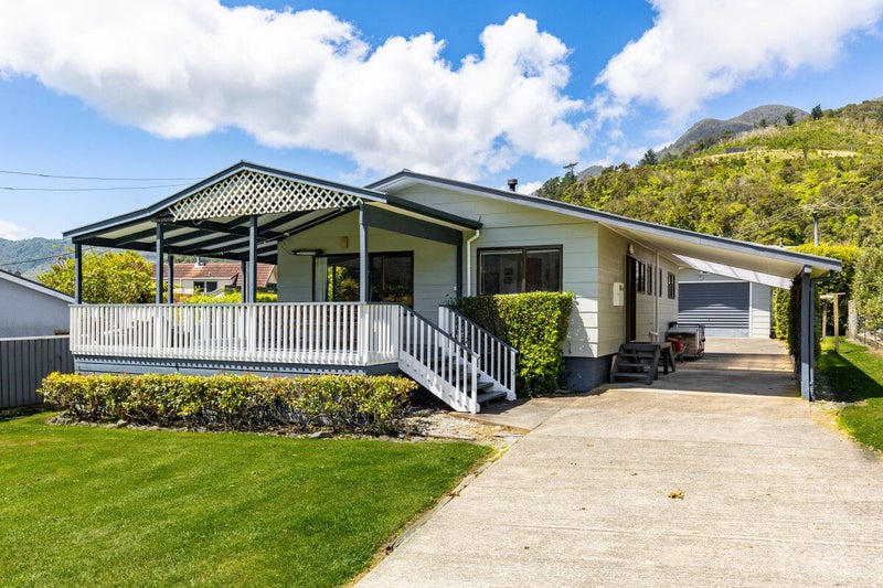 11 Okiwi Crescent, French Pass - Carousel 2