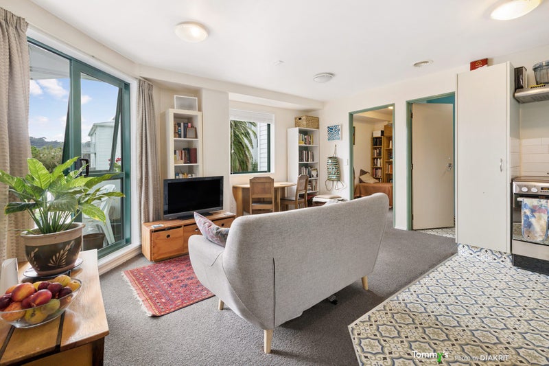 B16/13 Palm Grove, Berhampore, Wellington - Carousel 1