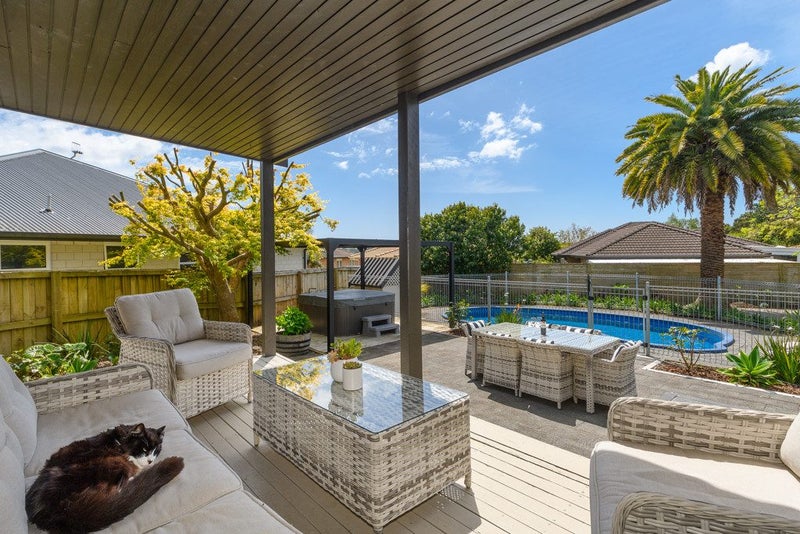 24 Merlot Drive, Pyes Pa, Tauranga - Carousel 1