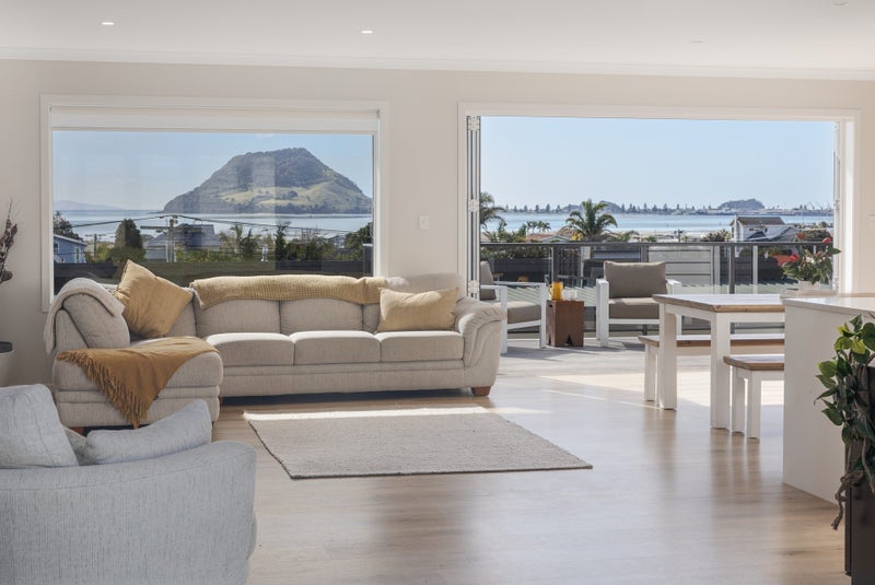 31 Seaview Road, Otumoetai, Tauranga - Carousel 2