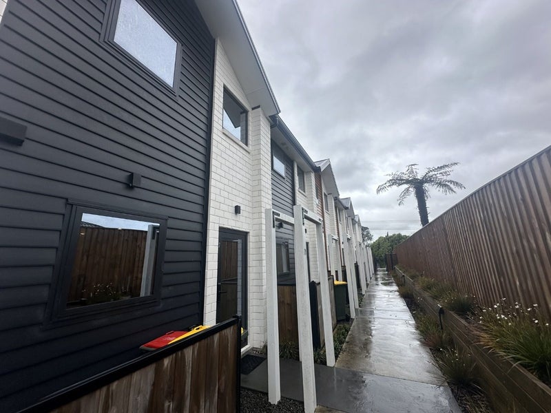 7/170 Don Buck Road, Massey, Auckland - Carousel 12