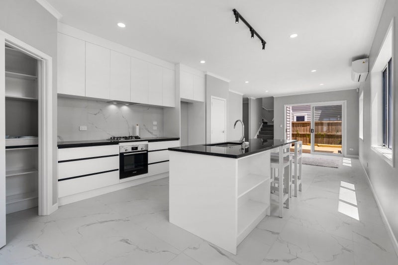 49 McCorquindale Drive, Flagstaff, Hamilton - Carousel 2