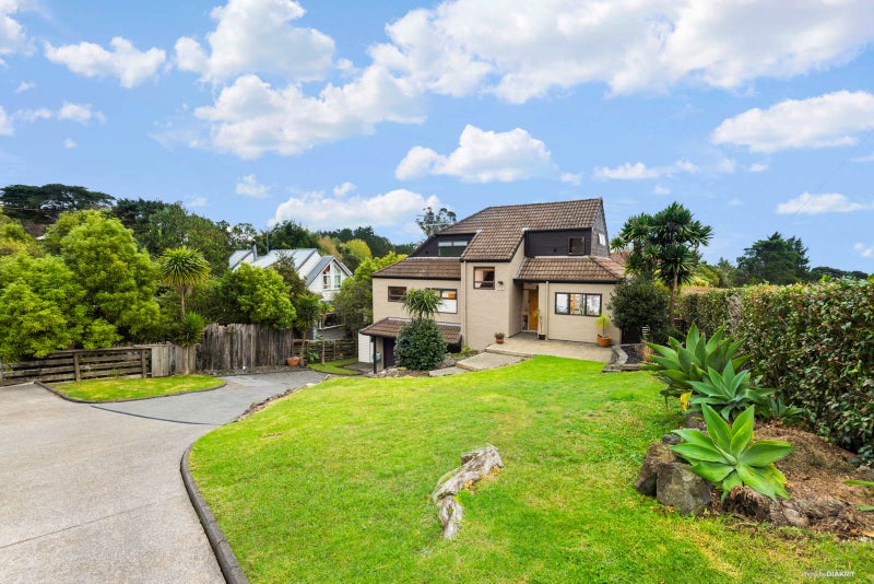 1053 Scenic Drive North, Swanson, Auckland - Carousel 2
