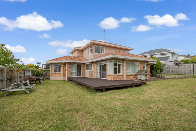 44 Whiting Grove, West Harbour, Auckland - Carousel 2