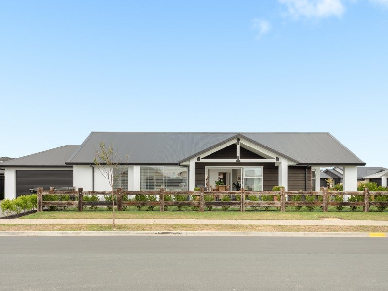 62 Penetaka Heights, Pyes Pa, Tauranga - Carousel 1