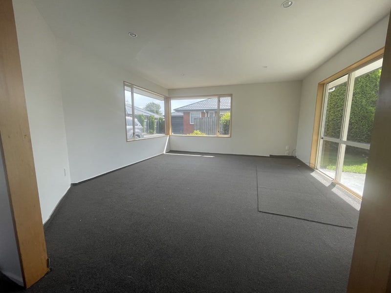 7 Kydd Lane, Hornby, Christchurch - Carousel 2