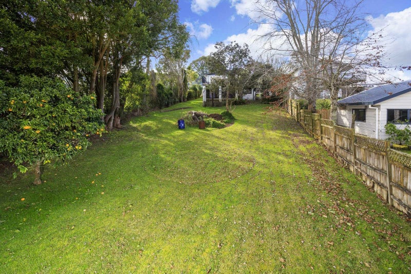 81 Chivalry Road, Glenfield, Auckland - Carousel 12